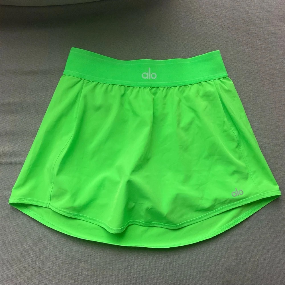 Alo Yoga Match Point Tennis Skirt Green Glow XS